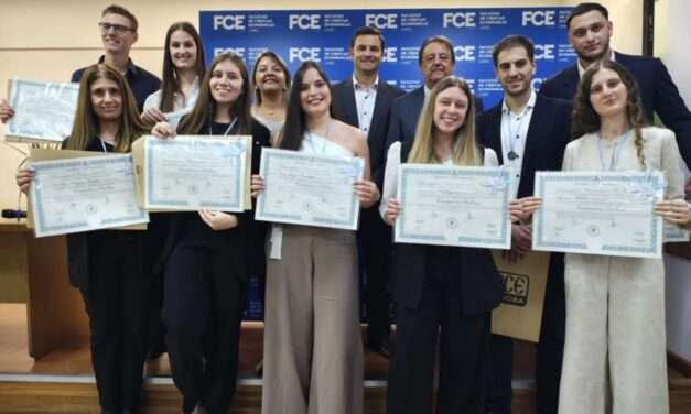 Reconocimiento a los nuevos egresados de la Facultad de Ciencias Económicas de la UNRC