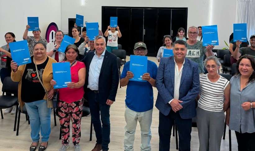 Villa Huidobro entregó resoluciones posesorias a familias de la localidad