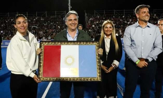 Llaryora reinauguró la cancha de Hockey “Soledad García”