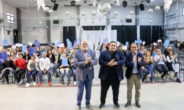 Familias del Gran Río Cuarto recibieron escrituras y créditos