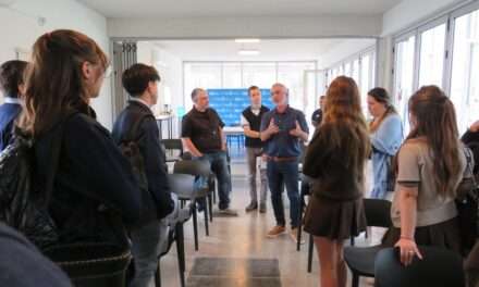 Ganadores del Hackathon 2025 visitaron el Polo Científico Tecnológico