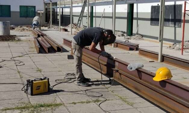 En menos de dos años, la Provincia destinó más de $36 mil millones al mantenimiento de edificios escolares en el interior