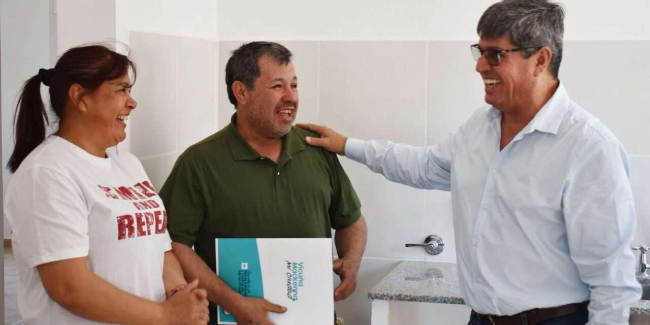 Entrega de una nueva vivienda del PROMAVI en Vicuña Mackenna
