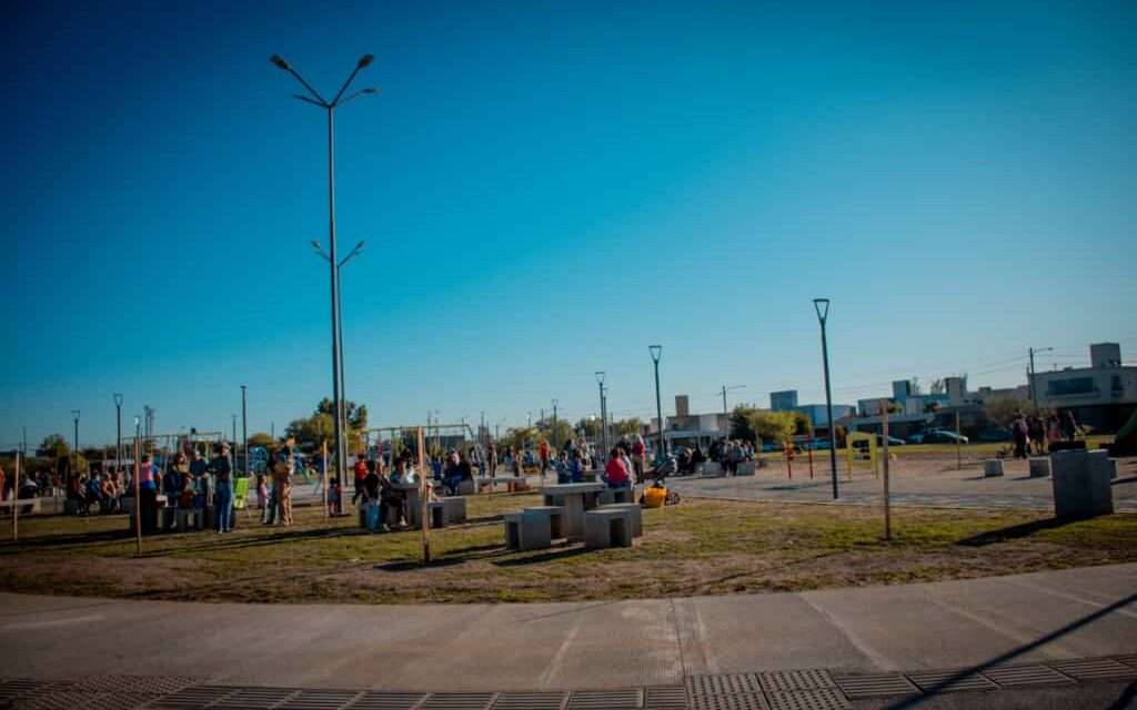 Río Tercero inauguró la nueva Plaza Papa Francisco en el barrio Castagnino