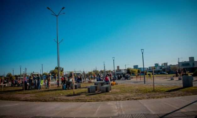 Río Tercero inauguró la nueva Plaza Papa Francisco en el barrio Castagnino