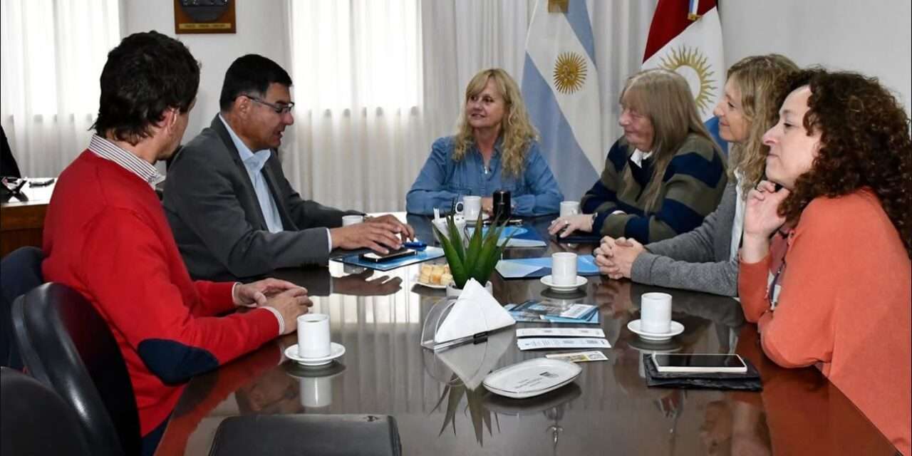 La UNRC y el municipio de Monte de los Gauchos firmaron un convenio para ampliar el acceso a las residencias estudiantiles