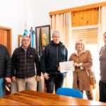 Mauricio García entregó un subsidio al Centro de Jubilados y Pensionados de Achiras