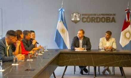 La Provincia entregó kits deportivos para más de 300 escuelas rurales