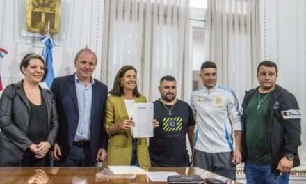 Río Cuarto: Medio centenar de familias accedieron a la escritura de sus viviendas