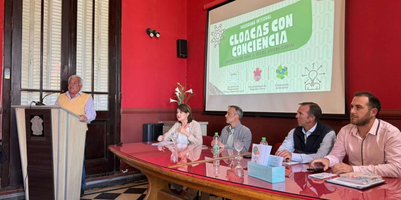 Alejandro Roca anuncia la primera etapa del sistema cloacal