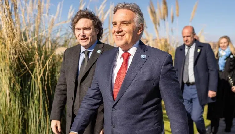 Con la necesidad de garantizar los votos para sus reformas, Milei se reúne este jueves con gobernadores