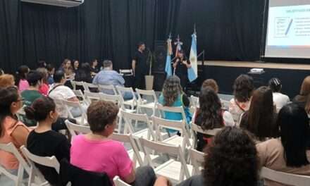 RAAC Ucacha realizó un taller sobre juego patológico y prevención de adicciones digitales