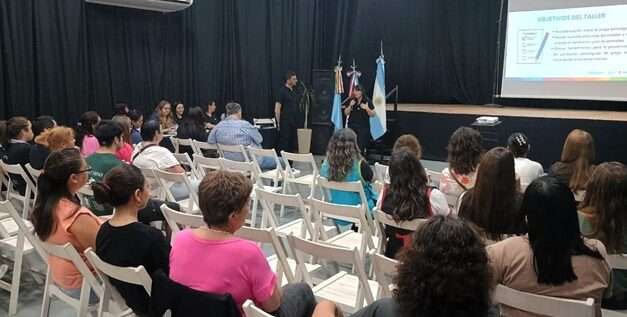 RAAC Ucacha realizó un taller sobre juego patológico y prevención de adicciones digitales