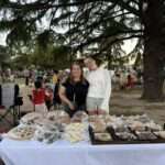 Villa Huidobro volvió a vivir su clásica Feria de Emprendedores y Artesanos en la Plaza 25 de Mayo