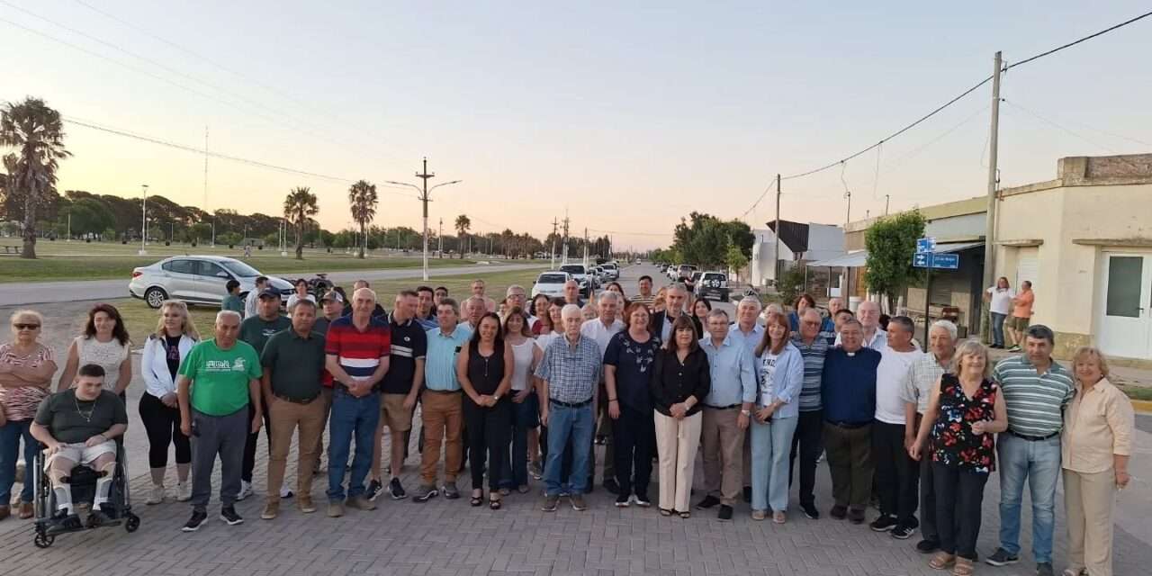 Bulnes inauguró nuevas obras de adoquinado