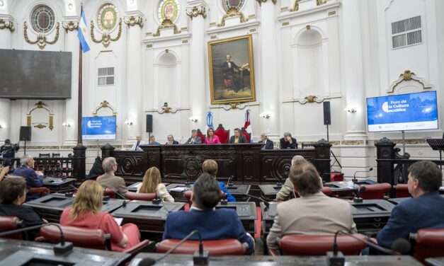 Quedó inaugurado en la Legislatura Histórica el Foro de la Cultura Democrática