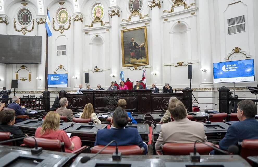 Quedó inaugurado en la Legislatura Histórica el Foro de la Cultura Democrática