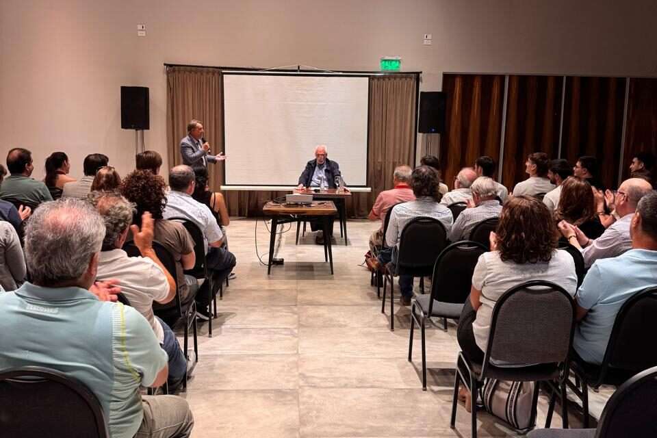 Juan Carlos de Pablo analizó el contexto económico global y nacional en Río Cuarto