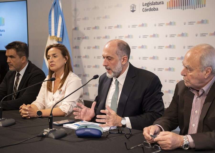 El ministro Guillermo Acosta presentó el Presupuesto 2026 en la Legislatura