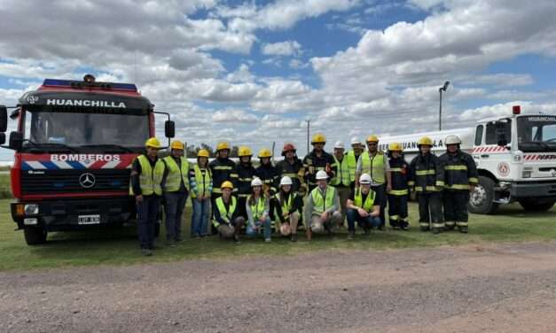 Bomberos de Huanchilla participaron en una jornada de capacitación en la planta Cargill El Rastreador