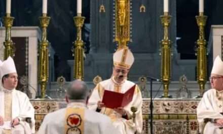 Una nota doctrinal del Vaticano considera inapropiado decir que la Virgen María es Corredentora