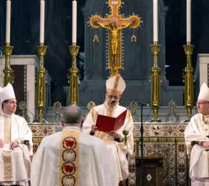 Una nota doctrinal del Vaticano considera inapropiado decir que la Virgen María es Corredentora