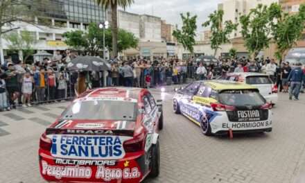 Cientos de vecinos acompañaron el paso del TN APAT por las calles de Río Cuarto