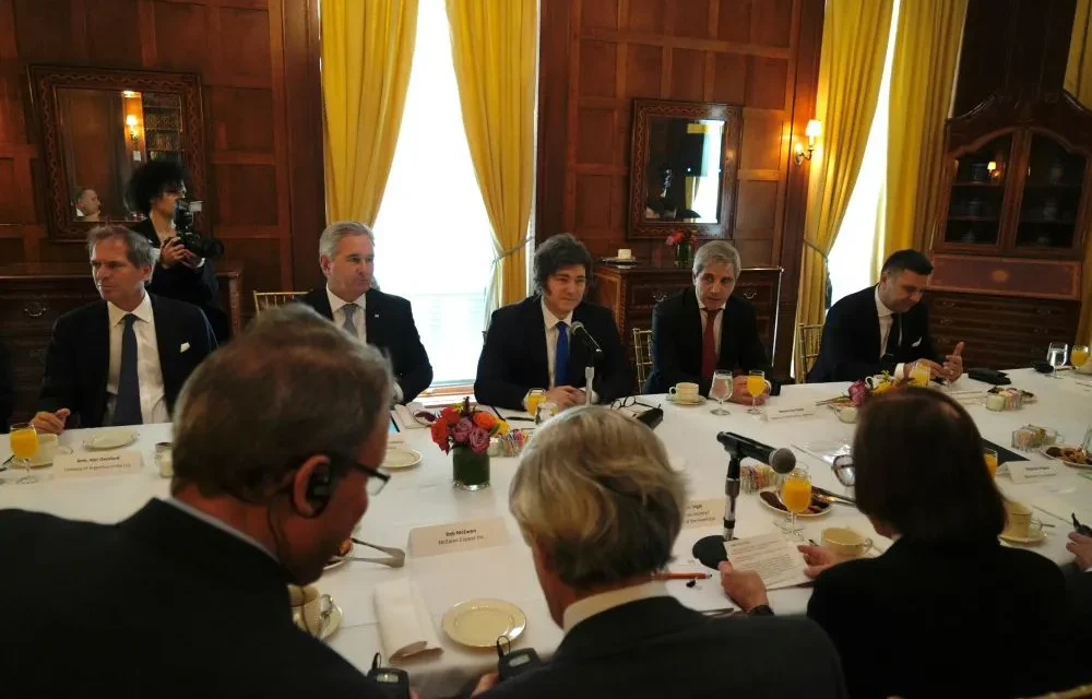 Javier Milei mantuvo en Nueva York un encuentro con empresarios y los alentó a invertir en Argentina
