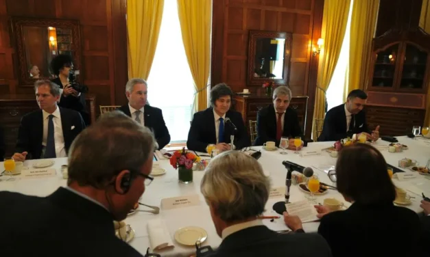 Javier Milei mantuvo en Nueva York un encuentro con empresarios y los alentó a invertir en Argentina