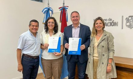 Reducción firmó un acuerdo provincial para fortalecer la educación local