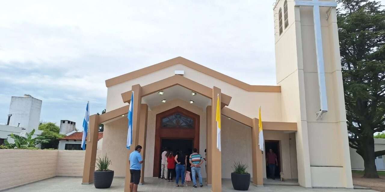 Bulnes inauguró la nueva fachada de la capilla Nuestra Señora de la Asunción