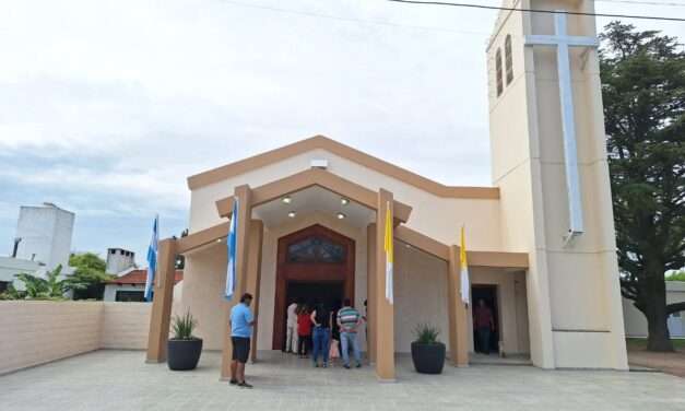Bulnes inauguró la nueva fachada de la capilla Nuestra Señora de la Asunción