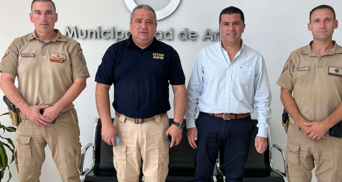 Arias avanza en seguridad: reunión estratégica entre el Municipio y autoridades policiales