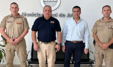 Arias avanza en seguridad: reunión estratégica entre el Municipio y autoridades policiales