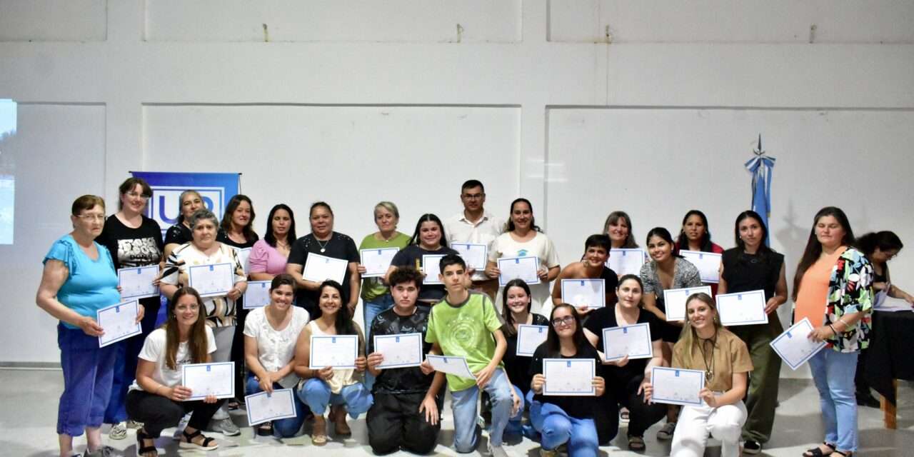 Monte de los Gauchos reconoció a estudiantes en la entrega de certificados de la Universidad Popular