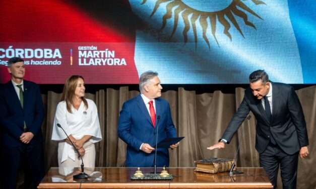 Llaryora tomó juramento a Miguel Siciliano como ministro de Vinculación y Gestión Institucional