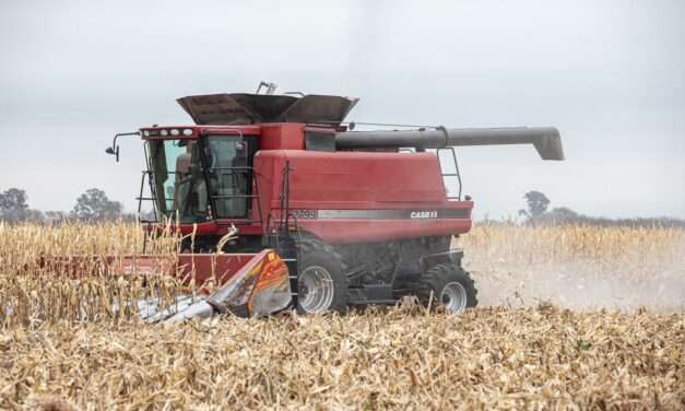 Llaryora lanzó una baja del 5% en el Inmobiliario Rural para los propietarios productores