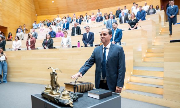 Juan Manuel Llamosas asumió como presidente provisorio de la Legislatura