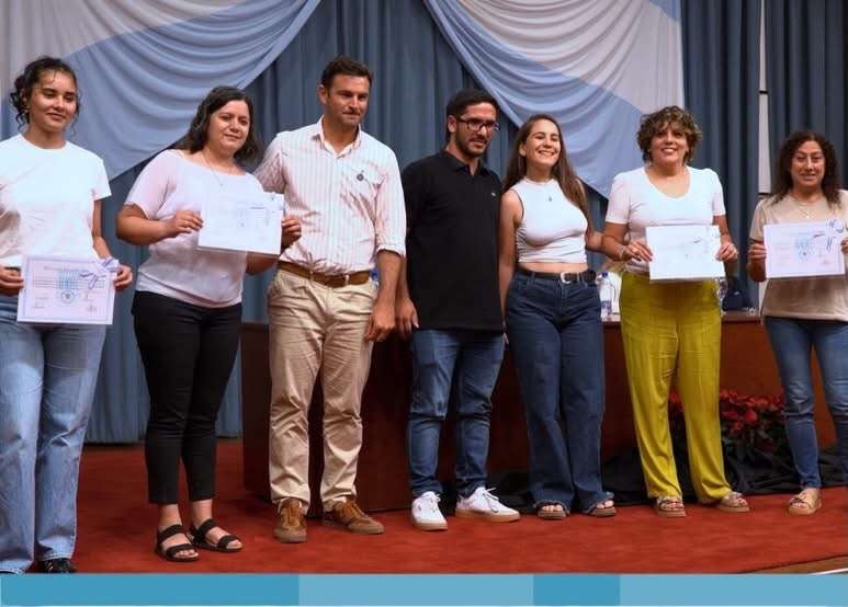 UNRC: Estudiantes recibieron certificados por completar cursos de formación laboral