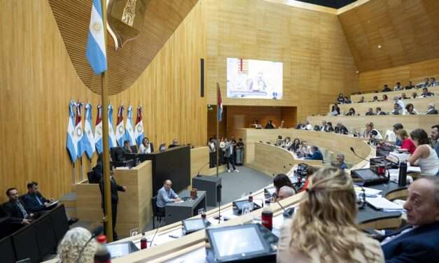 La Legislatura aprobó el paquete fiscal 2026 en primera lectura