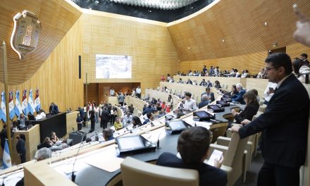 Es ley el 82% para más de 60 mil jubilados de la provincia