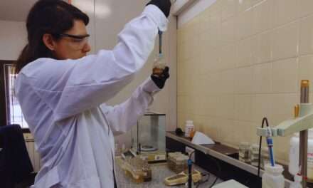 Estudian microorganismos nativos para el control de malezas en pastizales