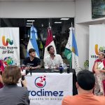 Villa Nueva vivió una noche a puro ritmo y color con la presentación de los Carnavales Gigantes 2026