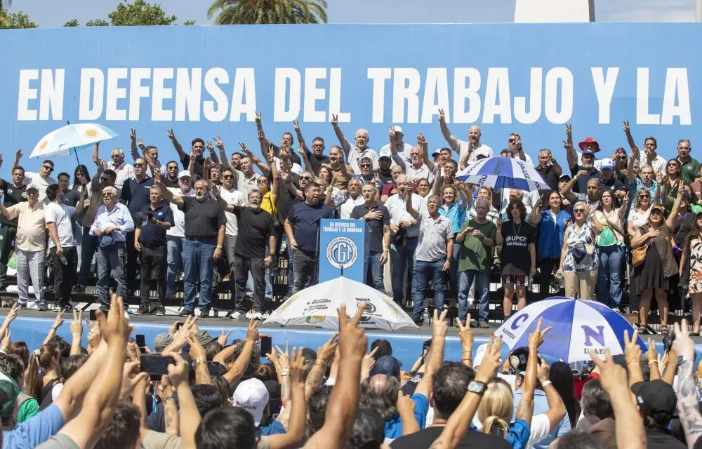 La CGT movilizó a Plaza de Mayo en repudio a la reforma laboral: «No genera nada a favor del mundo del trabajo»