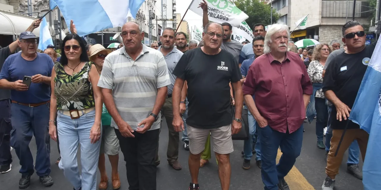 En la calle, estatales rechazan la reforma previsional de Martín Llaryora, que califican como un «nuevo ajuste»