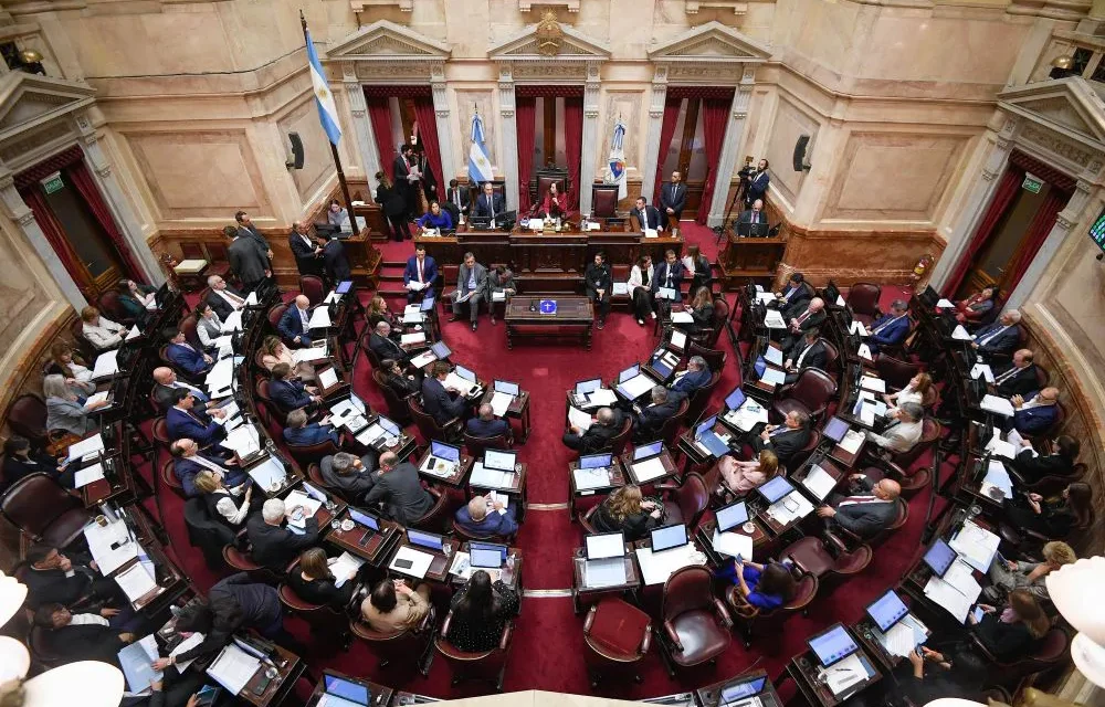 El oficialismo buscará tratar la reforma laboral y la Ley de Glaciares en el Senado el 26 de diciembre