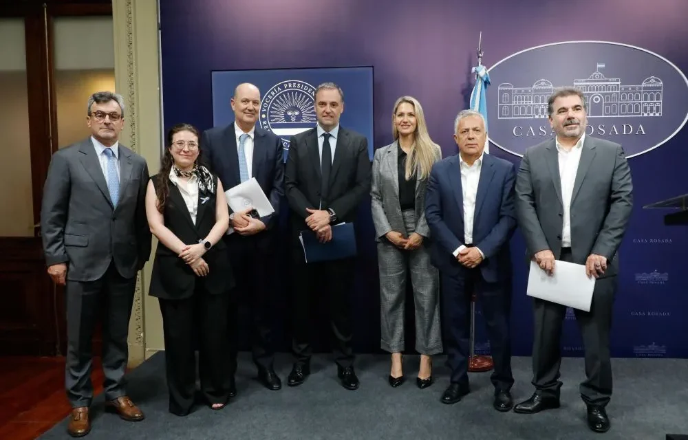 Consejo de Mayo: el jefe de Gabinete anunció que los proyectos debatidos se enviarán al Congreso