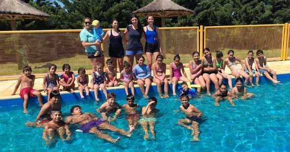 La Escuela de Verano llena de juegos y aprendizaje el Polideportivo Municipal de La Cautiva