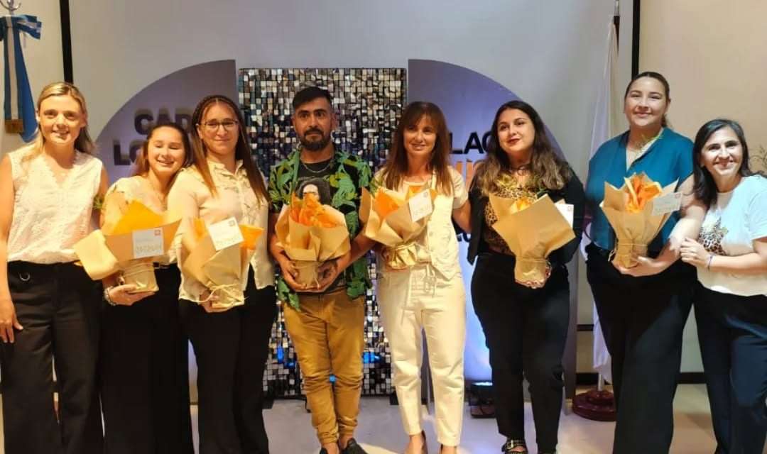 La UGC de Los Cisnes celebró el acto de egresados 2025