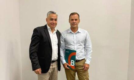 Villa Huidobro incorporó un nuevo camión para fortalecer los servicios municipales